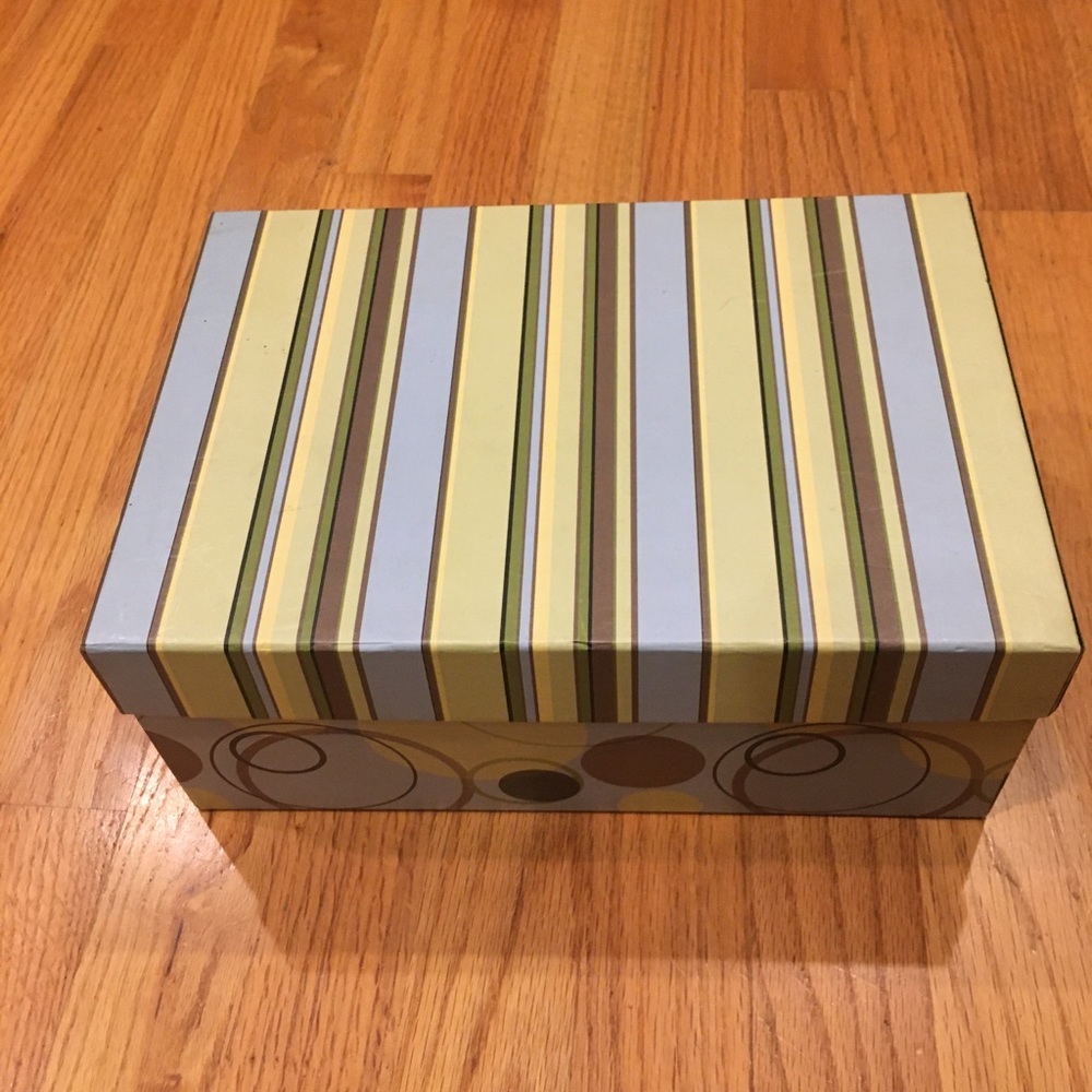 Nwot photo box and 2 albums